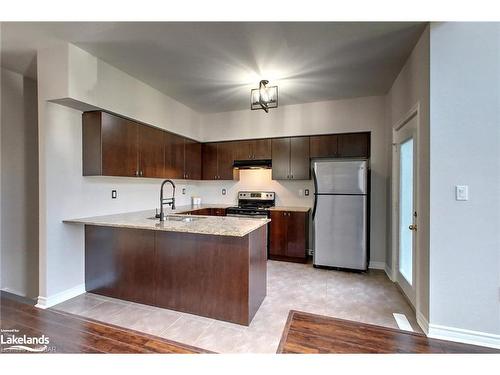 18 Wildrose Trail, Collingwood, ON - Indoor Photo Showing Kitchen