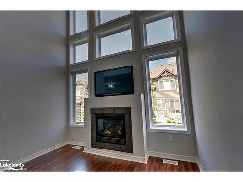 18 Wildrose Trail, Collingwood, ON - Indoor Photo Showing Living Room With Fireplace