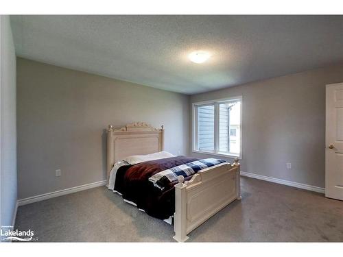 18 Wildrose Trail, Collingwood, ON - Indoor Photo Showing Bedroom