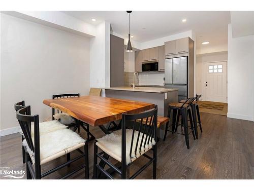 202-18 Beckwith Lane, The Blue Mountains, ON - Indoor Photo Showing Dining Room