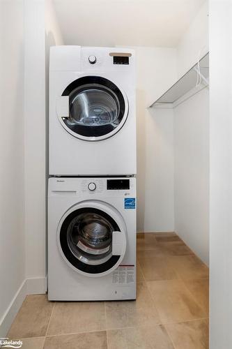 202-18 Beckwith Lane, The Blue Mountains, ON - Indoor Photo Showing Laundry Room