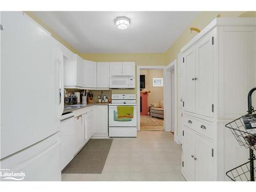 550 Wagner Street, Gravenhurst, ON - Indoor Photo Showing Kitchen