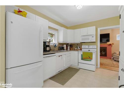 550 Wagner Street, Gravenhurst, ON - Indoor Photo Showing Kitchen