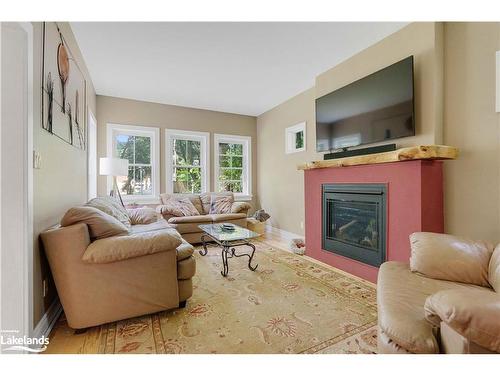 550 Wagner Street, Gravenhurst, ON - Indoor Photo Showing Living Room With Fireplace