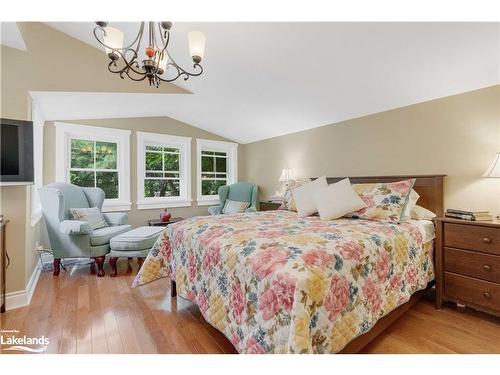 550 Wagner Street, Gravenhurst, ON - Indoor Photo Showing Bedroom