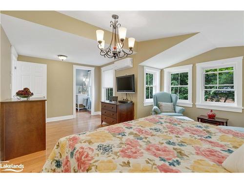 550 Wagner Street, Gravenhurst, ON - Indoor Photo Showing Bedroom