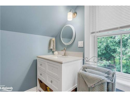 550 Wagner Street, Gravenhurst, ON - Indoor Photo Showing Bathroom