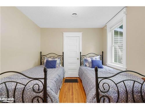 550 Wagner Street, Gravenhurst, ON - Indoor Photo Showing Bedroom