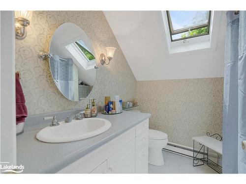 550 Wagner Street, Gravenhurst, ON - Indoor Photo Showing Bathroom