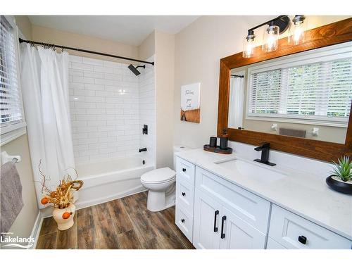 5 Mccutcheon Court, Barrie, ON - Indoor Photo Showing Bathroom