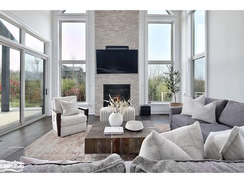 122 Maryward Crescent, The Blue Mountains, ON - Indoor Photo Showing Living Room With Fireplace