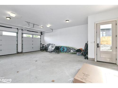 122 Maryward Crescent, The Blue Mountains, ON - Indoor Photo Showing Garage