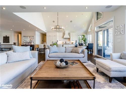 6 Sunset Court, Port Mcnicoll, ON - Indoor Photo Showing Living Room