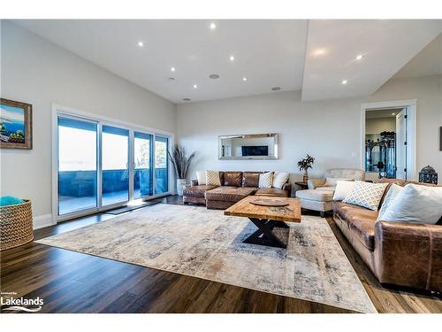 6 Sunset Court, Port Mcnicoll, ON - Indoor Photo Showing Living Room