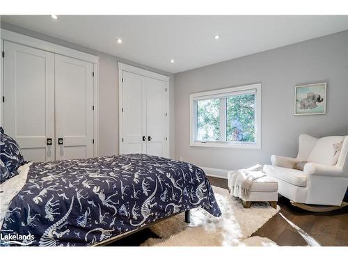 6 Sunset Court, Port Mcnicoll, ON - Indoor Photo Showing Bedroom