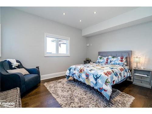 6 Sunset Court, Port Mcnicoll, ON - Indoor Photo Showing Bedroom