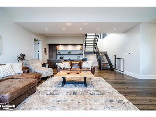 6 Sunset Court, Port Mcnicoll, ON - Indoor Photo Showing Living Room