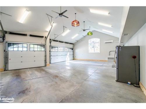 6 Sunset Court, Port Mcnicoll, ON - Indoor Photo Showing Garage