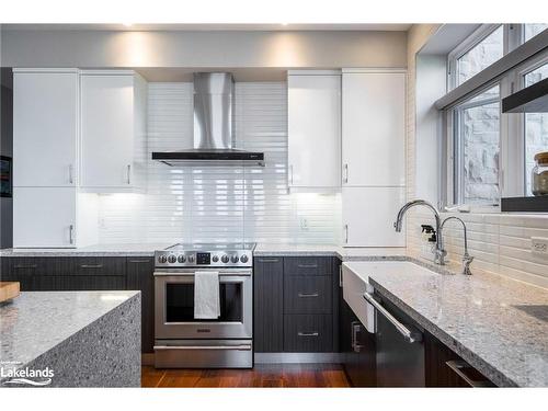 107 Maple Lane, The Blue Mountains, ON - Indoor Photo Showing Kitchen With Upgraded Kitchen