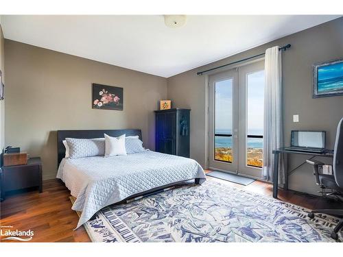 107 Maple Lane, The Blue Mountains, ON - Indoor Photo Showing Bedroom