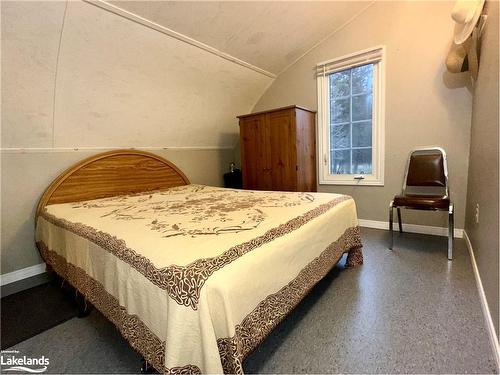 112 Highway 510, Magnetawan, ON - Indoor Photo Showing Bedroom