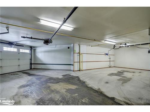 412-10-B Kimberley Avenue, Bracebridge, ON - Indoor Photo Showing Garage