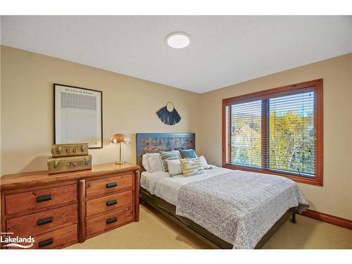 32-214 Blueski George Crescent, The Blue Mountains, ON - Indoor Photo Showing Bedroom