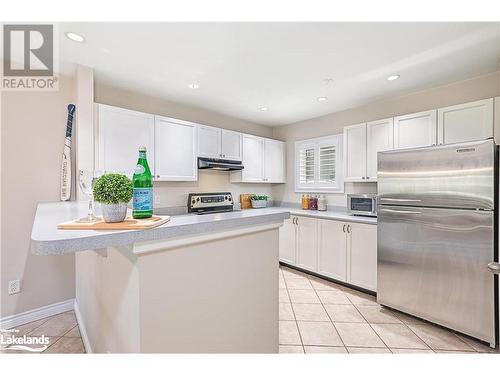 402 Mariners Way, Collingwood, ON - Indoor Photo Showing Kitchen