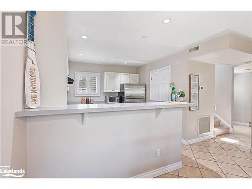 402 Mariners Way, Collingwood, ON - Indoor Photo Showing Kitchen