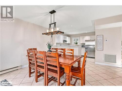 402 Mariners Way, Collingwood, ON - Indoor Photo Showing Dining Room