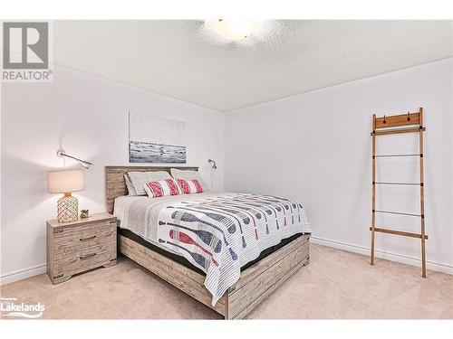 402 Mariners Way, Collingwood, ON - Indoor Photo Showing Bedroom