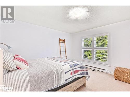 402 Mariners Way, Collingwood, ON - Indoor Photo Showing Bedroom