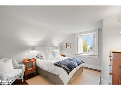 234520 Concession 2 Wgr Road, Durham, ON - Indoor Photo Showing Bedroom