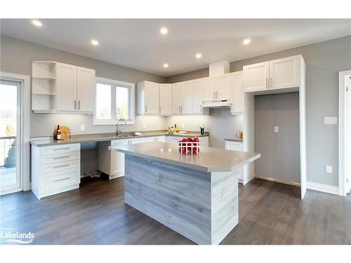 43 Country Crescent, Meaford, ON - Indoor Photo Showing Kitchen With Upgraded Kitchen