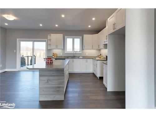 43 Country Crescent, Meaford, ON - Indoor Photo Showing Kitchen With Upgraded Kitchen