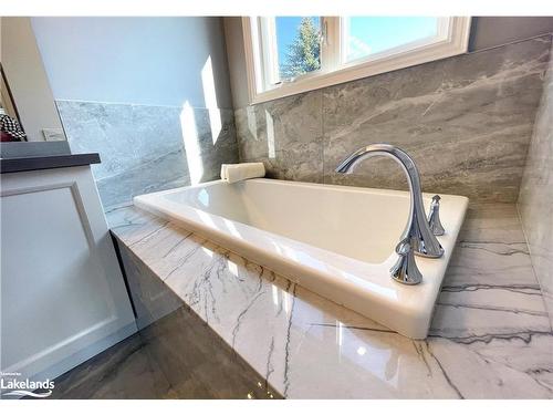 43 Country Crescent, Meaford, ON - Indoor Photo Showing Bathroom