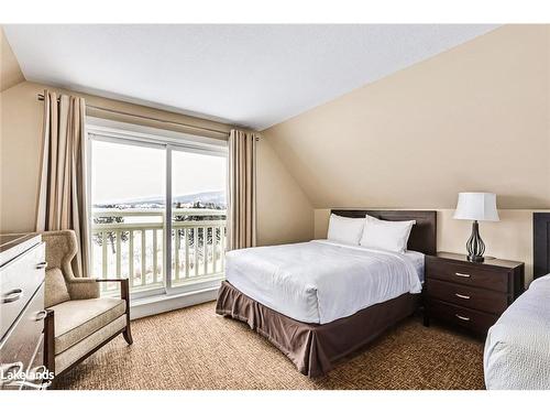 226-125 Fairway Court, The Blue Mountains, ON - Indoor Photo Showing Bedroom