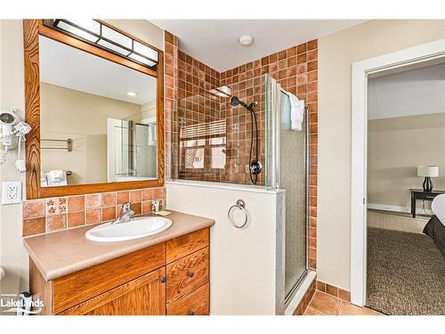 226-125 Fairway Court, The Blue Mountains, ON - Indoor Photo Showing Bathroom