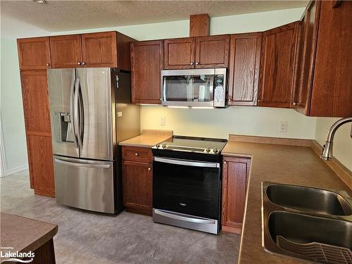 144 Meadow Lane, Wasaga Beach, ON - Indoor Photo Showing Kitchen With Double Sink