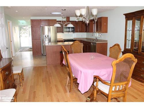 144 Meadow Lane, Wasaga Beach, ON - Indoor Photo Showing Dining Room