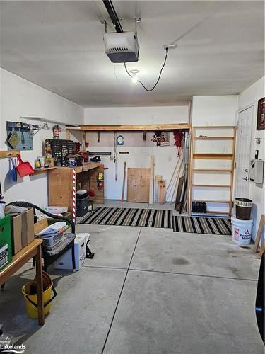 144 Meadow Lane, Wasaga Beach, ON - Indoor Photo Showing Garage