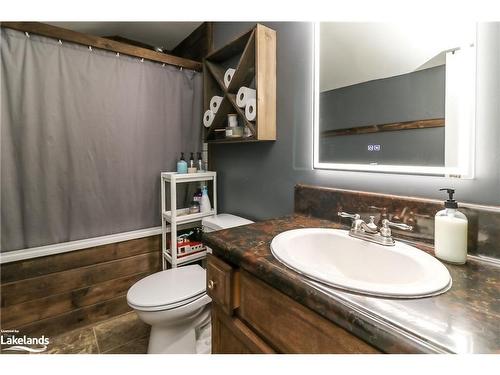 200 Sutherland Street N, Stayner, ON - Indoor Photo Showing Bathroom