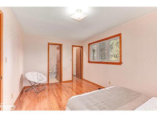 54 Townley St Street, Nottawa, ON - Indoor Photo Showing Bedroom