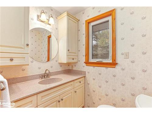 54 Townley St Street, Nottawa, ON - Indoor Photo Showing Bathroom