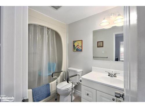 9-127 Alfred Street, Thornbury, ON - Indoor Photo Showing Bathroom