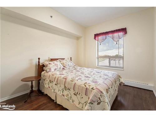 209-49 Raglan Street, Collingwood, ON - Indoor Photo Showing Bedroom