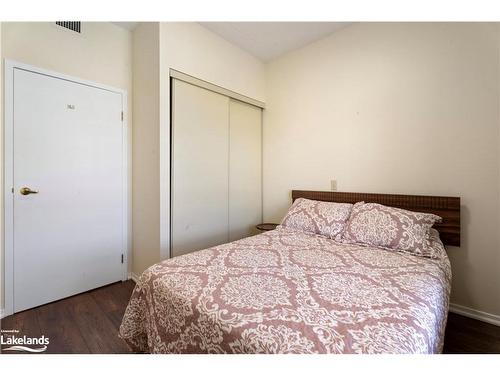 209-49 Raglan Street, Collingwood, ON - Indoor Photo Showing Bedroom