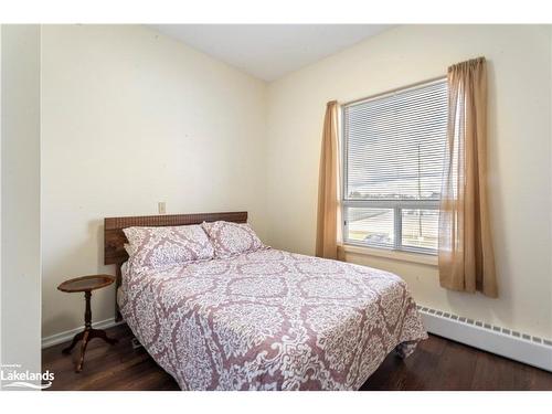 209-49 Raglan Street, Collingwood, ON - Indoor Photo Showing Bedroom