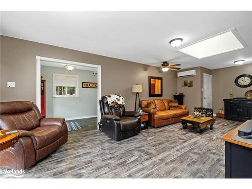 99 Bayview Drive, Carling, ON - Indoor Photo Showing Other Room