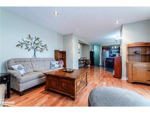 3 Anne Street, Penetanguishene, ON - Indoor Photo Showing Living Room